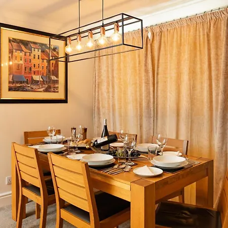 Hollybrook Semesterbostad