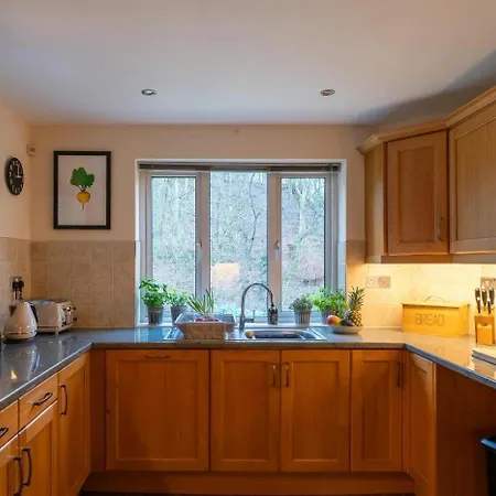 3 Bed In Oc-lr085 آمبيلسايد