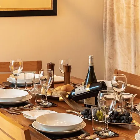 Дом отдыха Hollybrook *